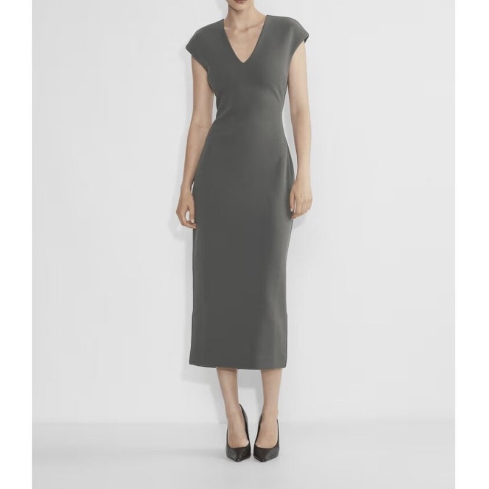 Aritzia Babaton Press Dress in Coal Grey / Size XS